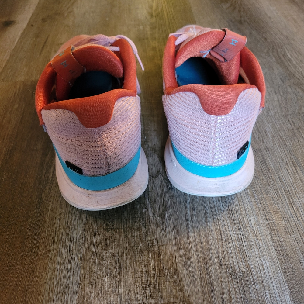 Nike Kyrie Low 5 Light Madder Root - Picture 5 of 7